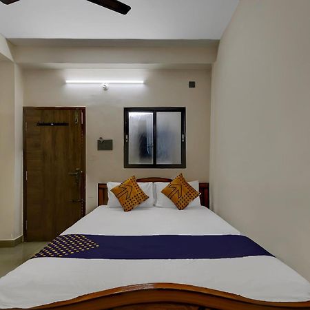 Spot On 73621 Srinivasa Boarding And Lodging Jālahalli Esterno foto