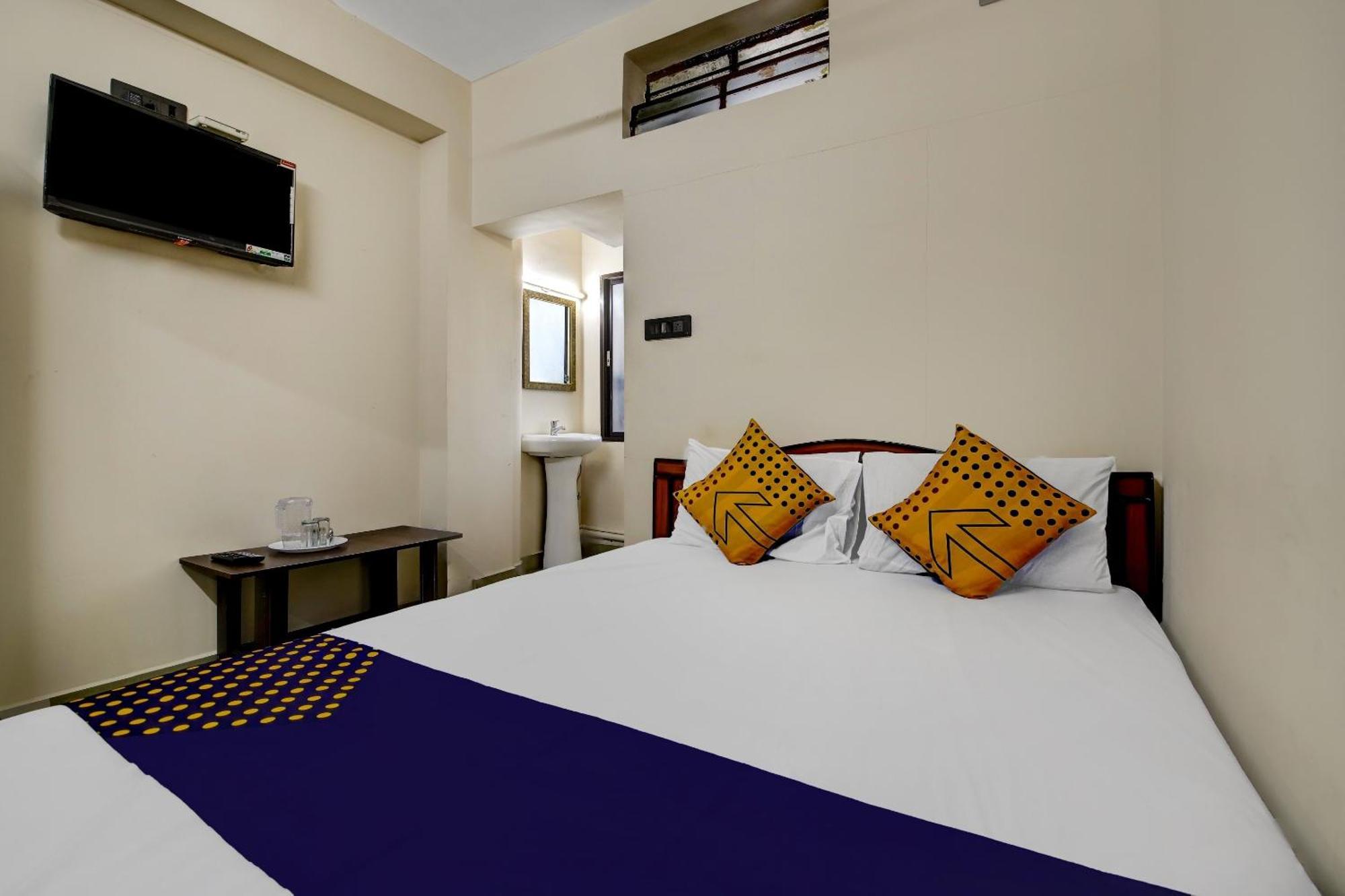 Spot On 73621 Srinivasa Boarding And Lodging Jālahalli Esterno foto